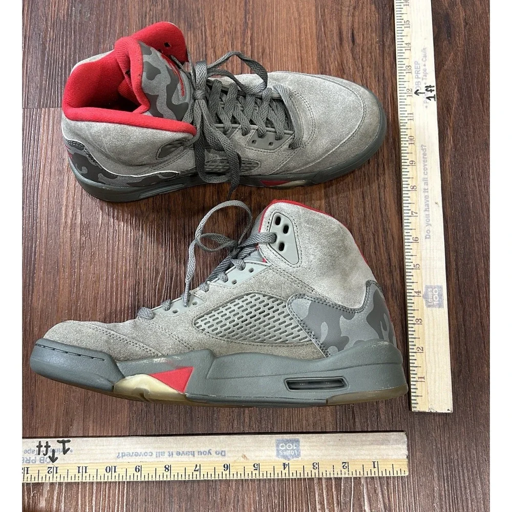 Nike Air Jordan 5 Retro Camo Size 9.5 Dark Stucco University Red 136027-051 Mens